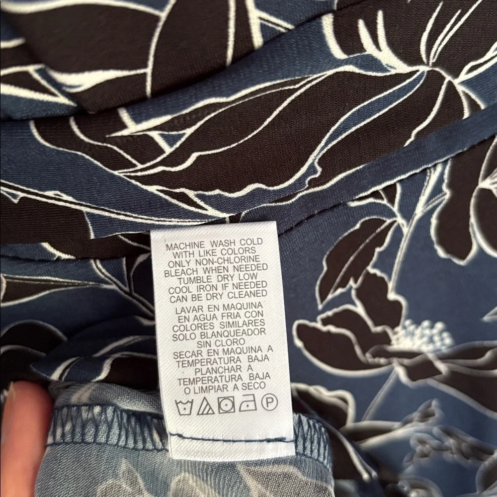 LAST CHANCE | NWT Leota Perfect Wrap Dress Classic Floral Dress - Picture 9 of 10